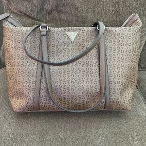 GUESS LARGE PURSE/TOTE